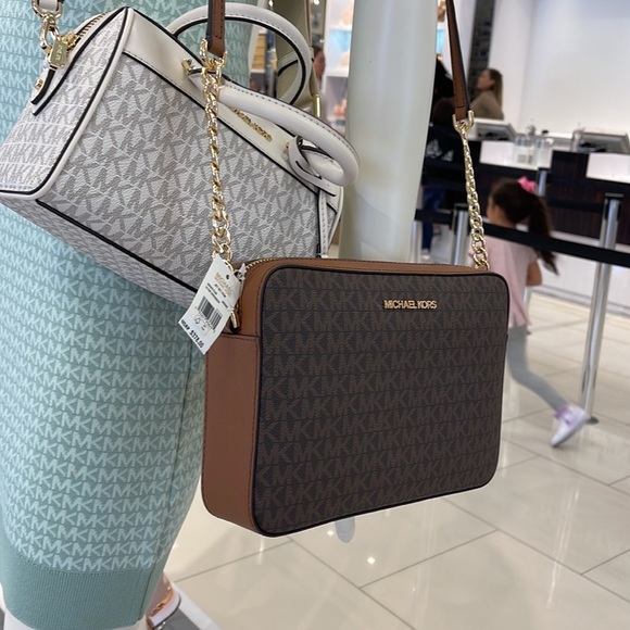 Michael Kors Jet Set Item Large East West Zip Crossbody Brown - Picture 6 of 12